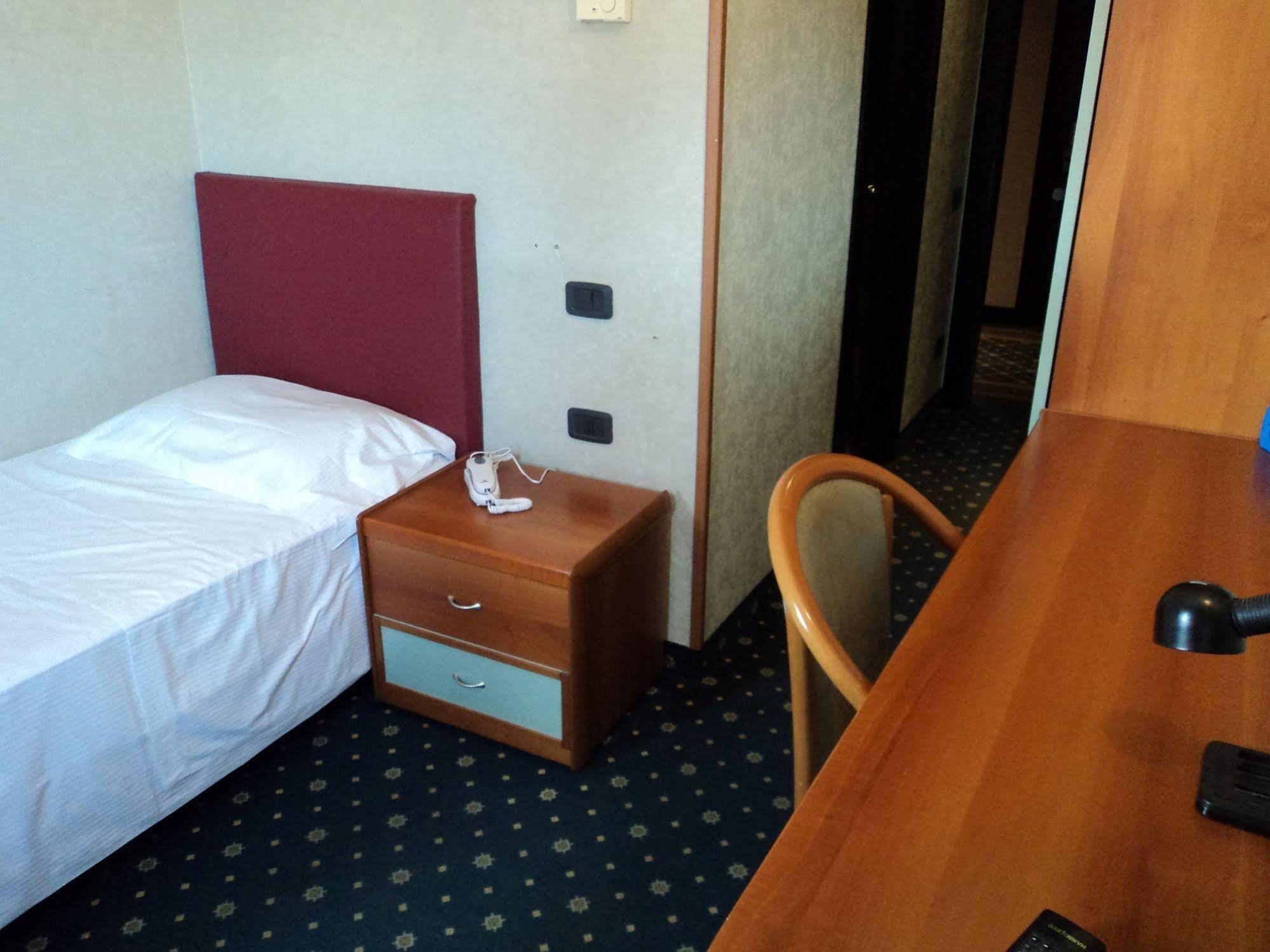 Il Cecchini Hotel Pasiano Di Pordenone Bagian luar foto